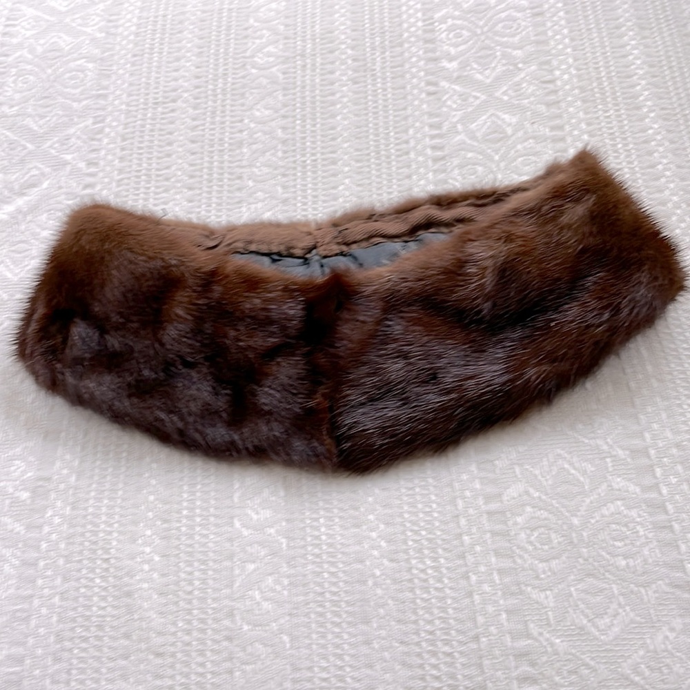 Mink collar accessory